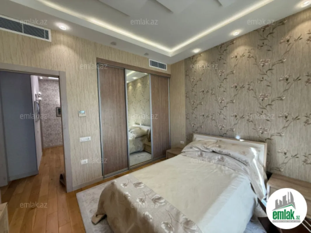 Satılır 4 otaqlı yeni tikili 160 m²