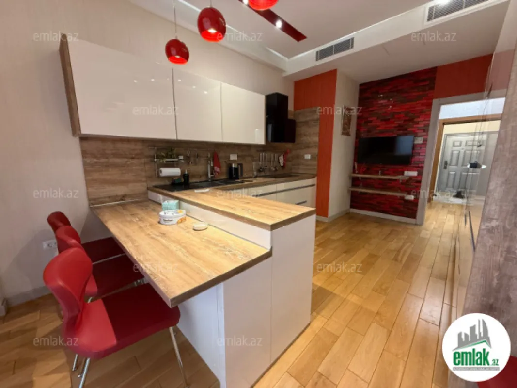 Satılır 4 otaqlı yeni tikili 160 m²