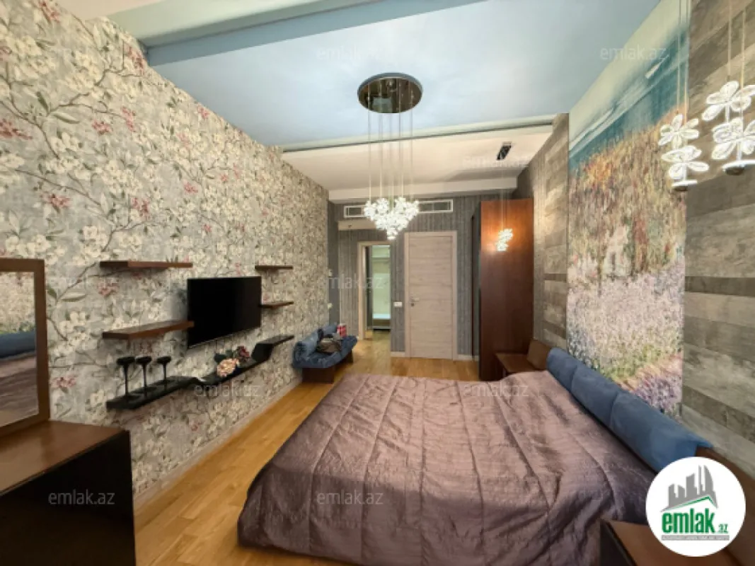 Satılır 4 otaqlı yeni tikili 160 m²