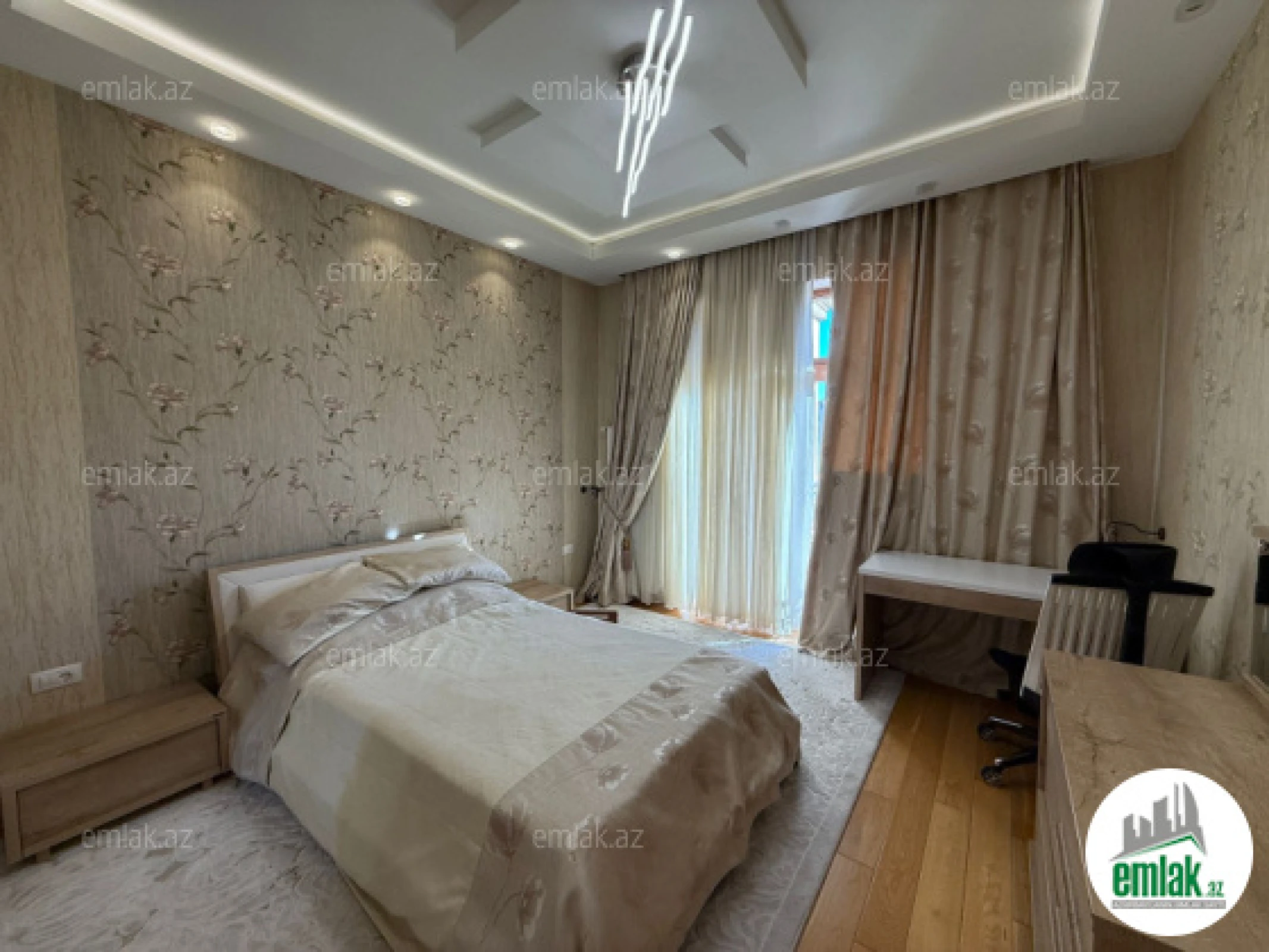 Satılır 4 otaqlı yeni tikili 160 m²