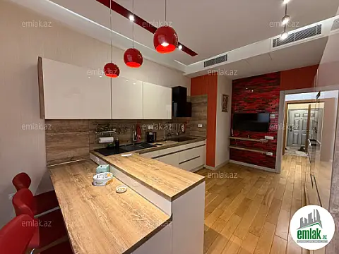 Satılır 4 otaqlı yeni tikili 160 m²
