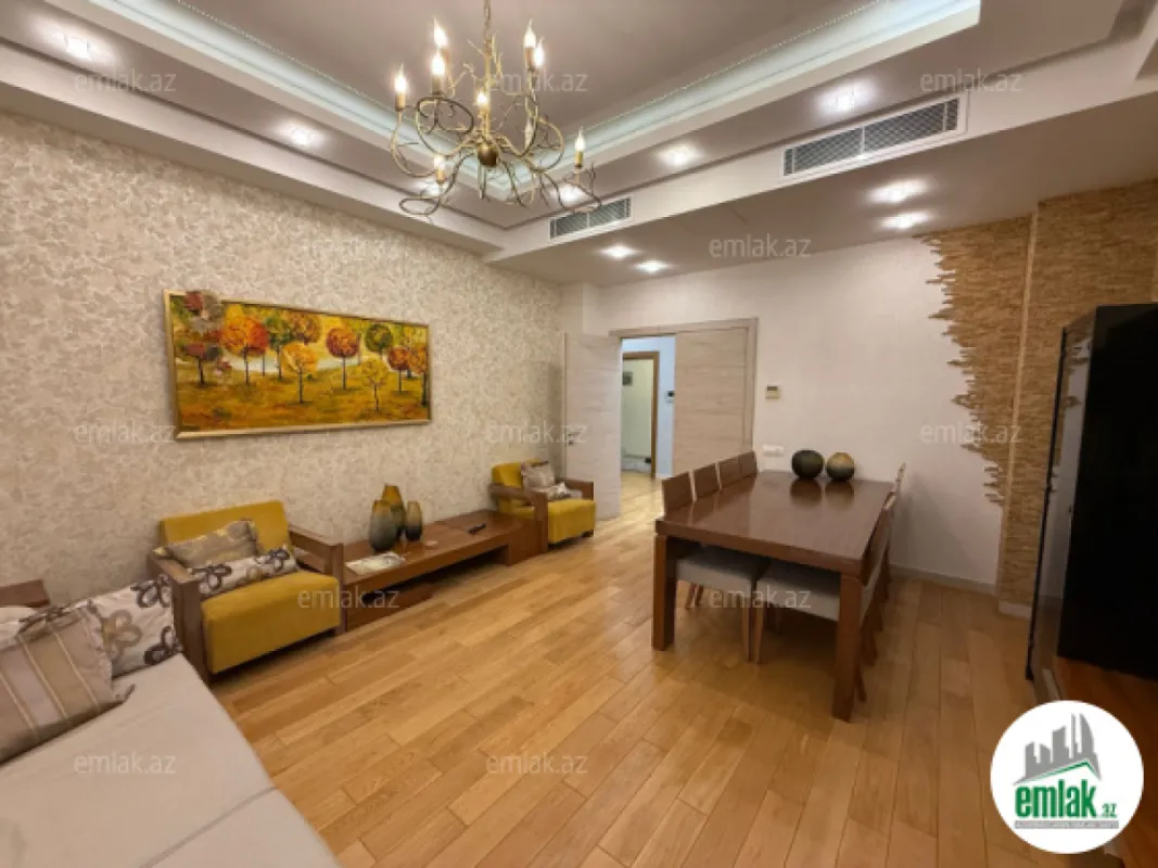 Satılır 4 otaqlı yeni tikili 160 m²