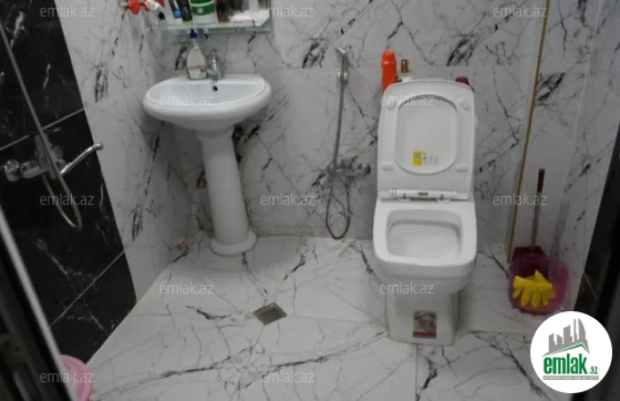 Satılır 2 otaqlı köhnə tikili 45 m²