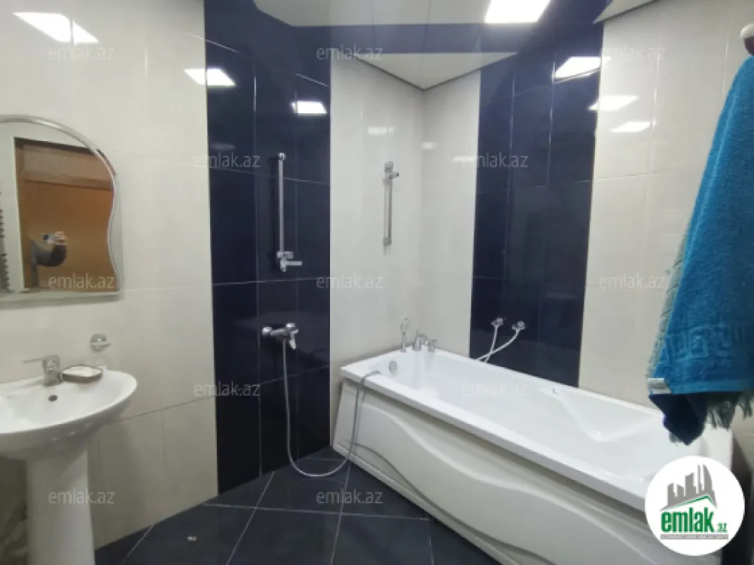 Satılır 3 otaqlı yeni tikili 150 m²