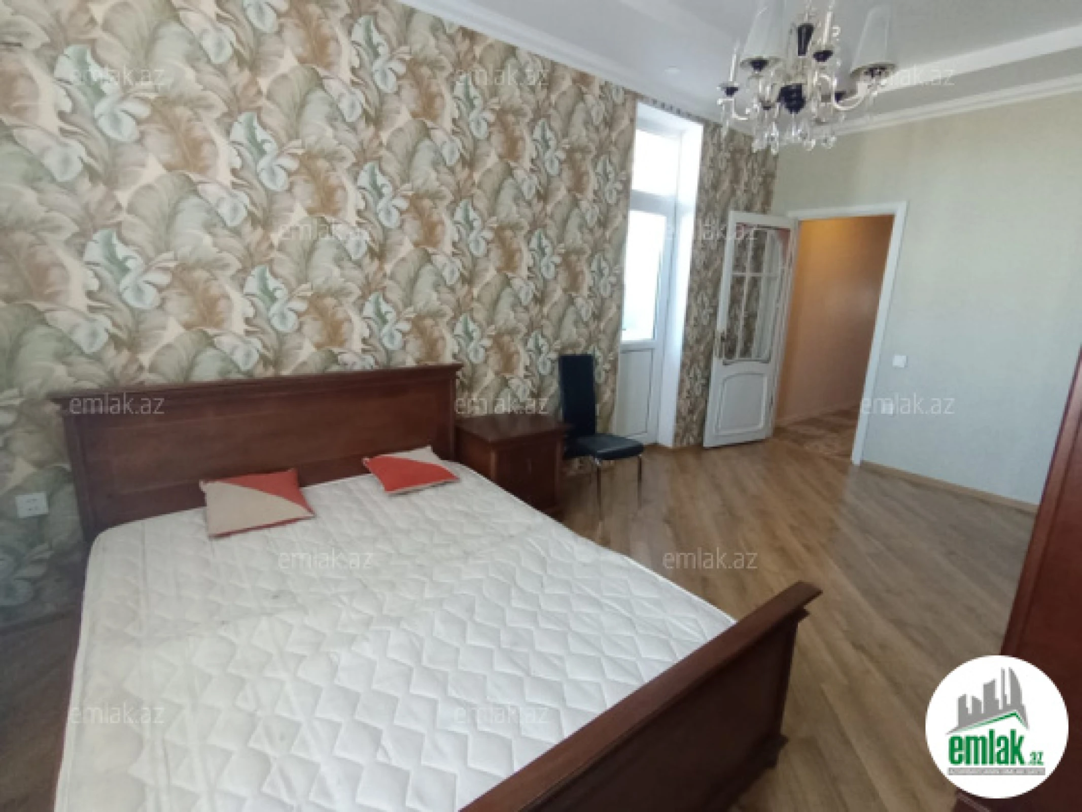 Satılır 3 otaqlı yeni tikili 150 m²