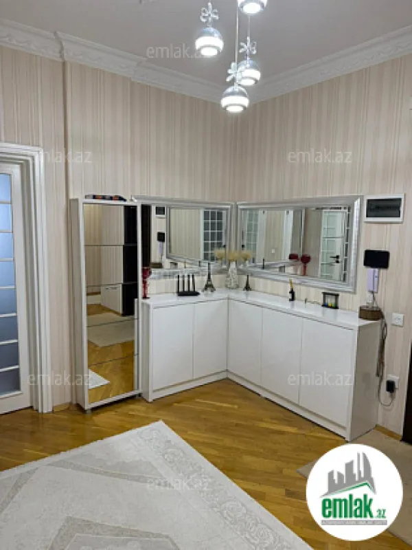 Satılır 3 otaqlı yeni tikili 118 m²