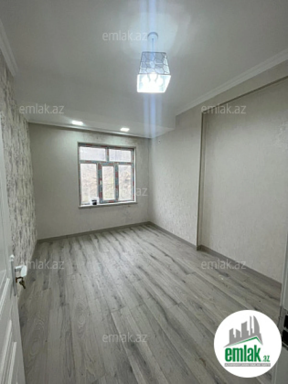 Satılır 2 otaqlı yeni tikili 60 m²