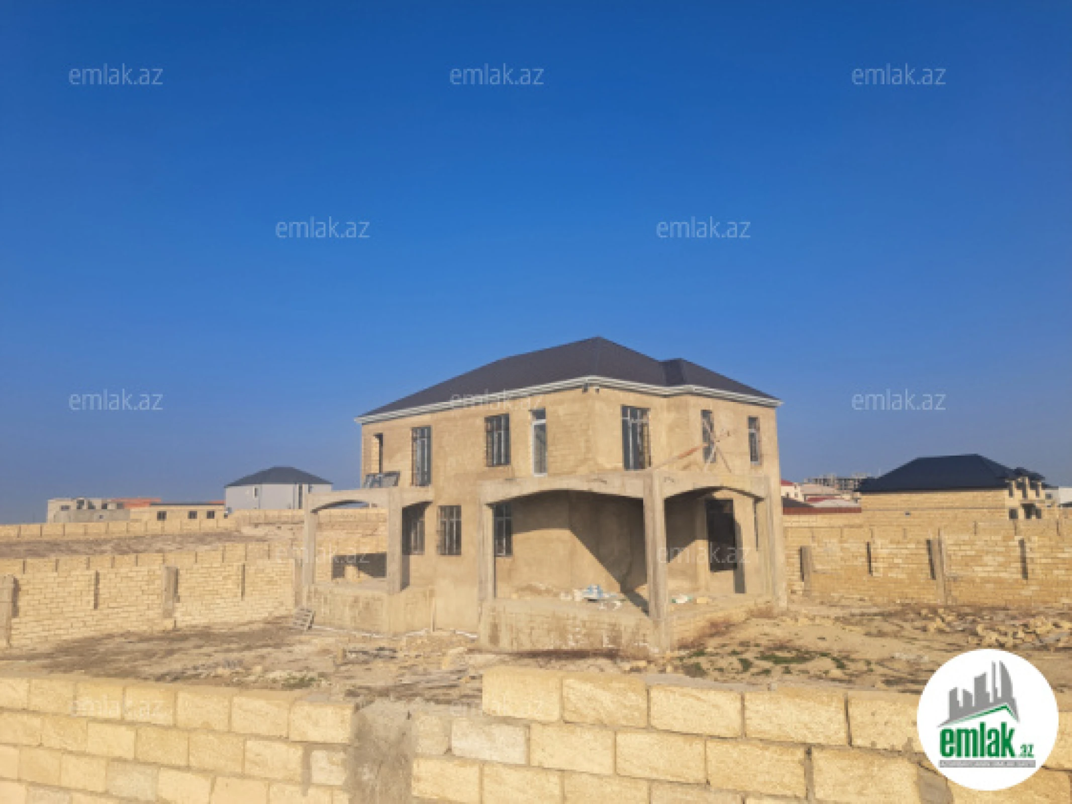 Satılır 6 otaqlı mənzil 500 m²