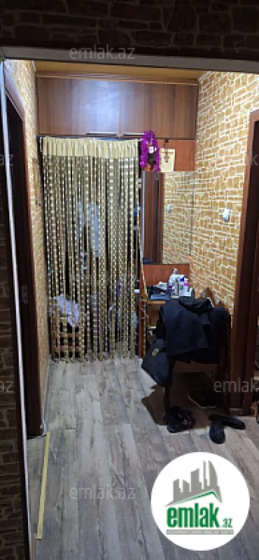 Satılır 2 otaqlı köhnə tikili 50 m²