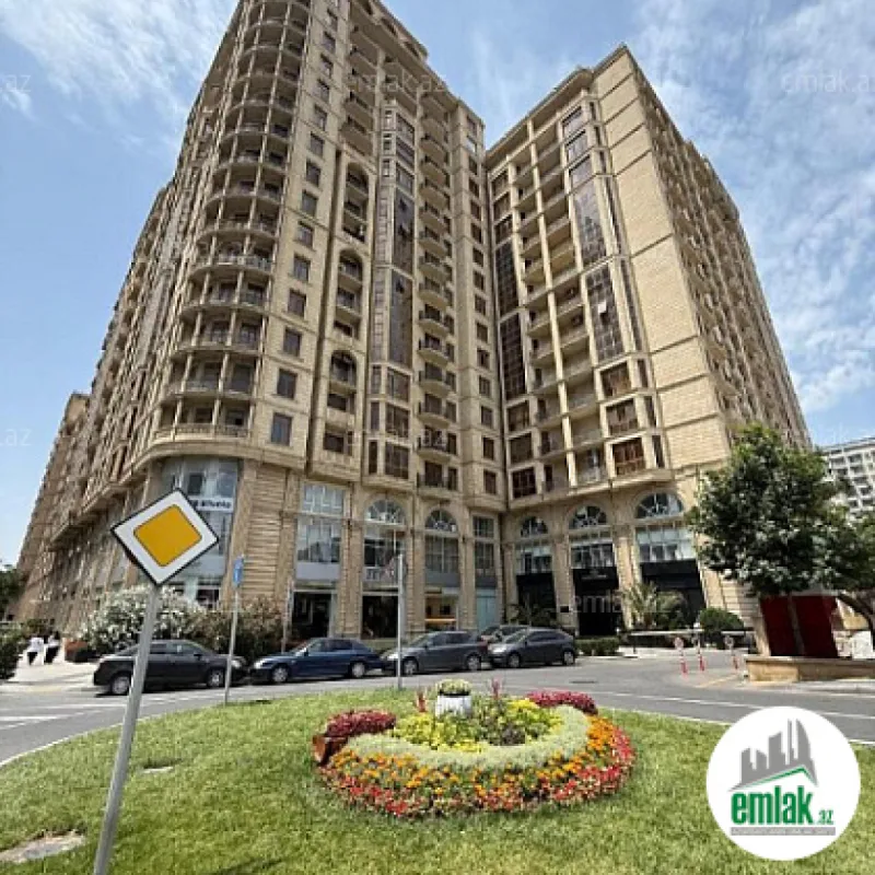 Satılır 4 otaqlı yeni tikili 210 m²