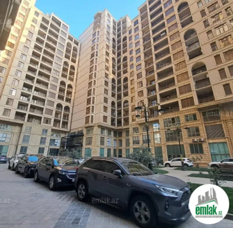 Satılır 4 otaqlı yeni tikili 210 m²