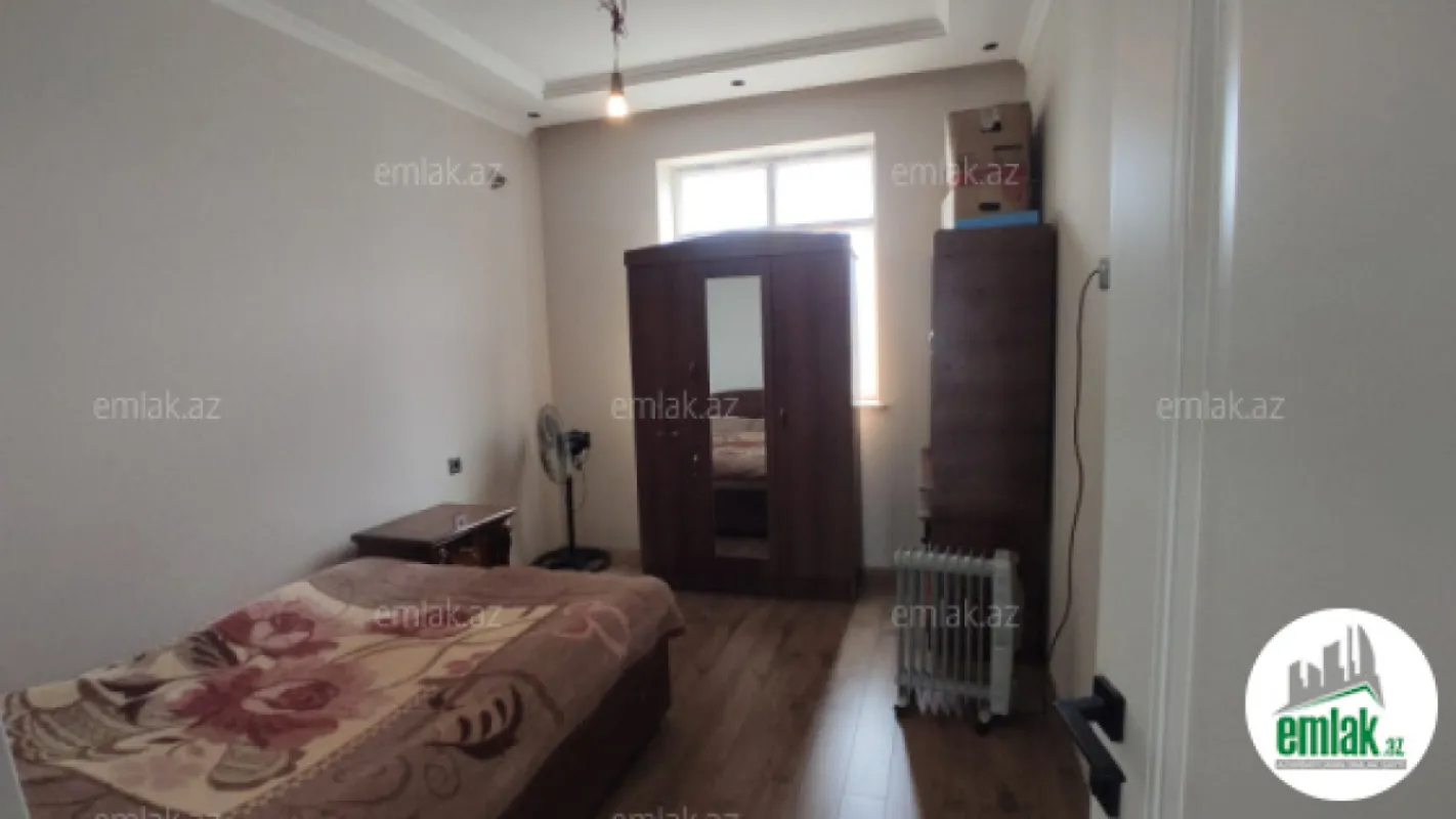 Satılır 6 otaqlı həyət evi 250 m²