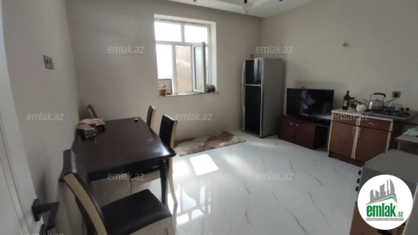 Satılır 6 otaqlı həyət evi 250 m²