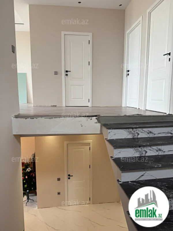 Satılır 6 otaqlı həyət evi 250 m²