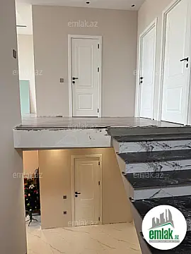 Satılır 6 otaqlı həyət evi 250 m²