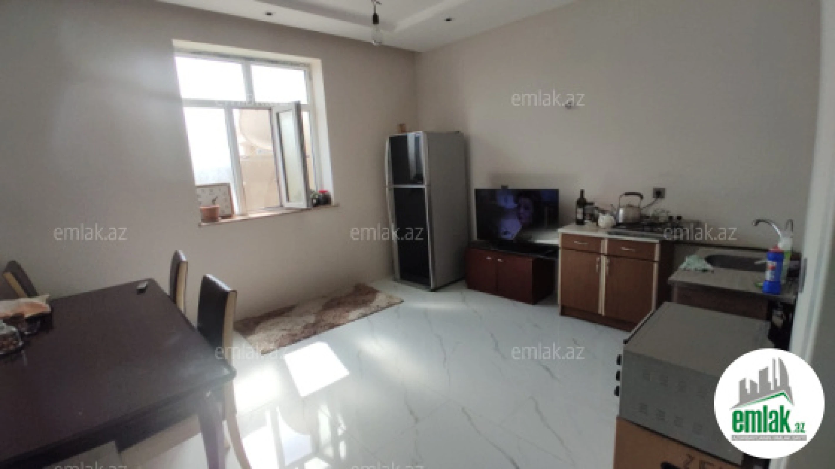 Satılır 6 otaqlı həyət evi 250 m²