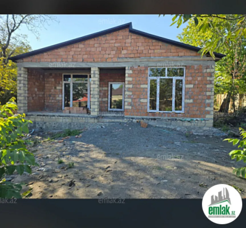 Satılır 4 otaqlı mənzil 135 m²