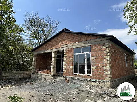 Satılır 4 otaqlı mənzil 135 m²