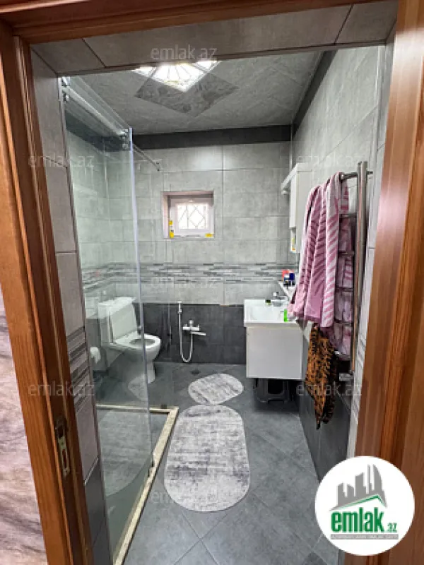 Satılır 4 otaqlı həyət evi 200 m²