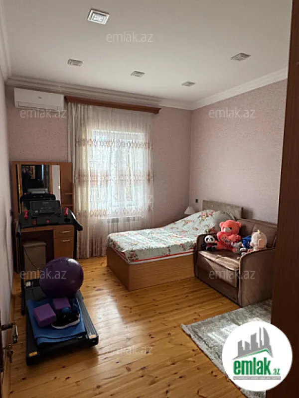 Satılır 4 otaqlı həyət evi 200 m²
