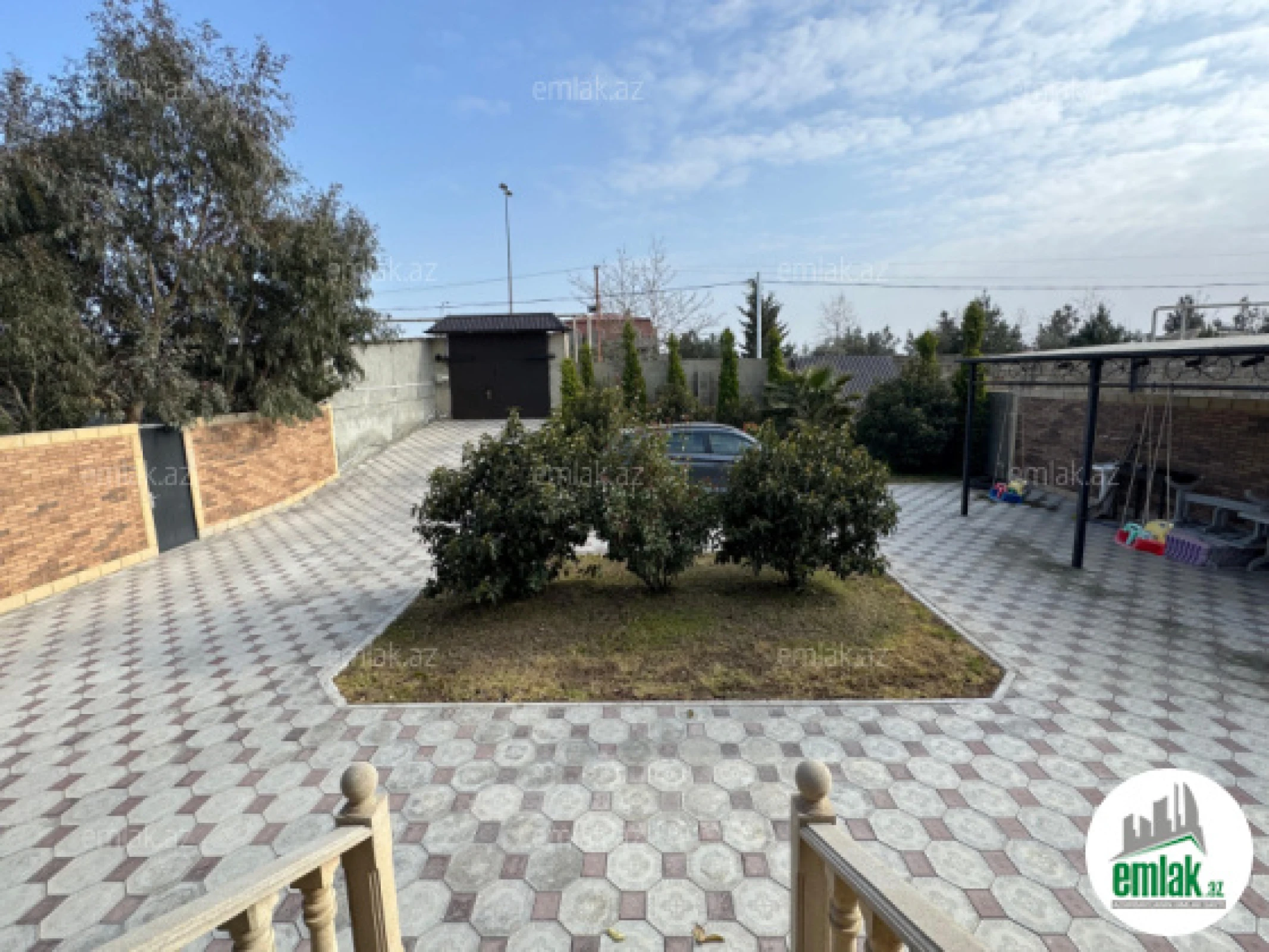 Satılır 4 otaqlı həyət evi 200 m²