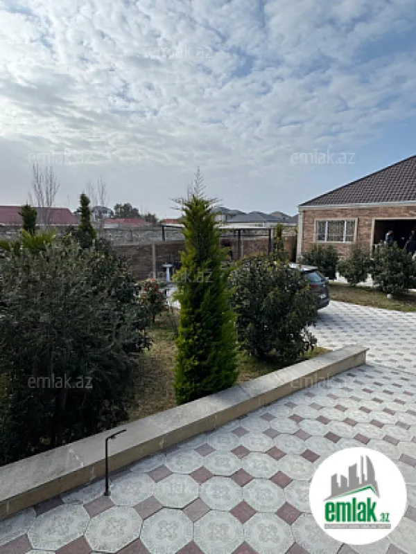 Satılır 4 otaqlı həyət evi 200 m²