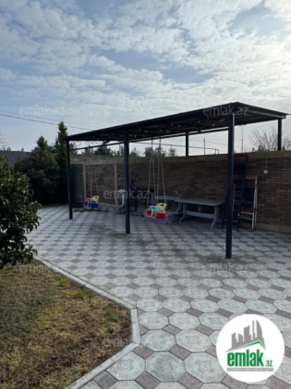 Satılır 4 otaqlı həyət evi 200 m²