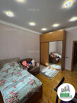 Satılır 4 otaqlı həyət evi 200 m²