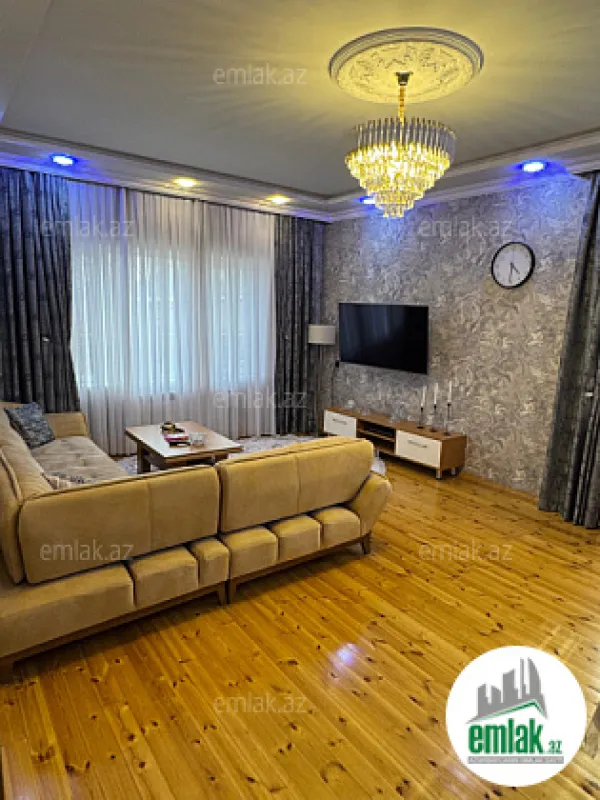 Satılır 4 otaqlı həyət evi 200 m²