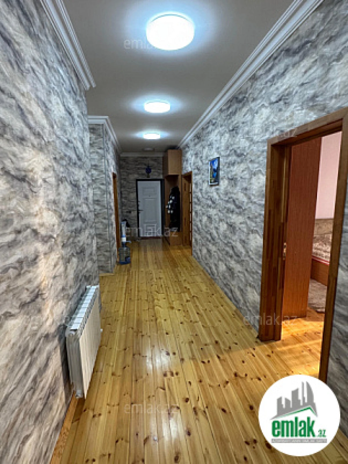 Satılır 4 otaqlı həyət evi 200 m²