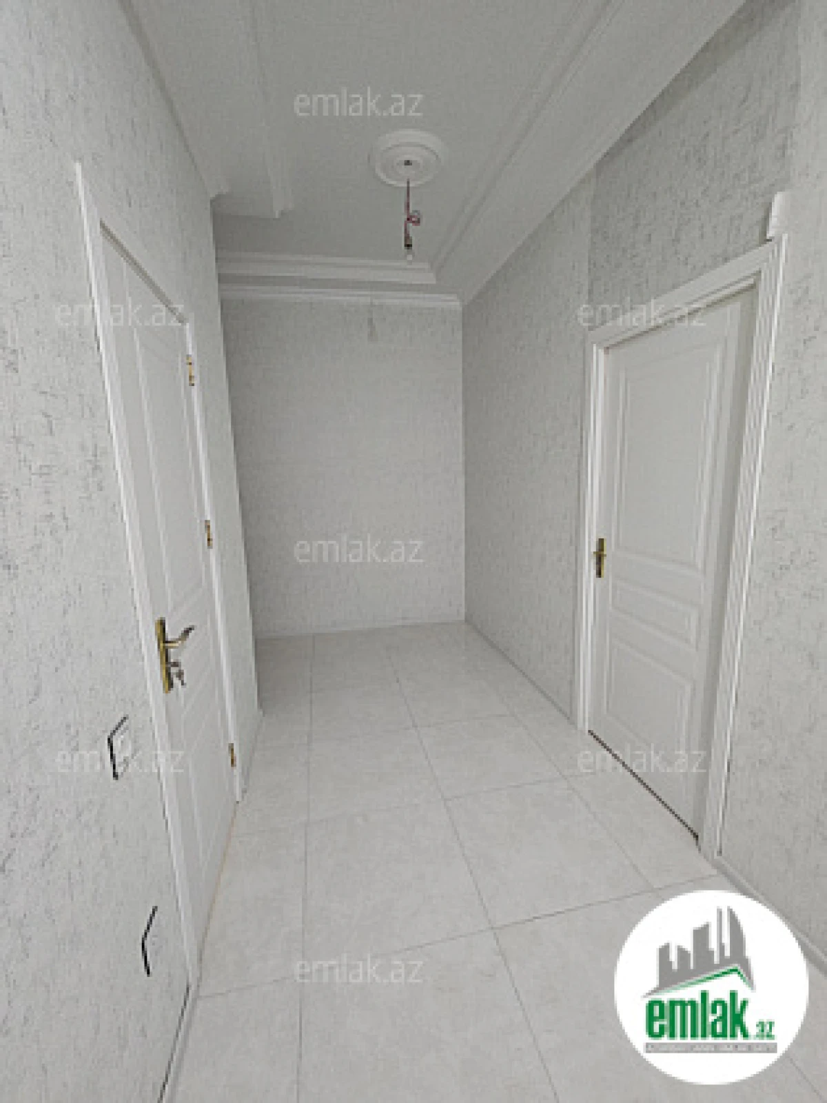 Satılır 3 otaqlı yeni tikili 105 m²