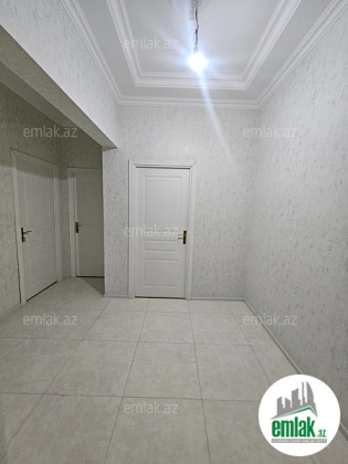 Satılır 3 otaqlı yeni tikili 105 m²