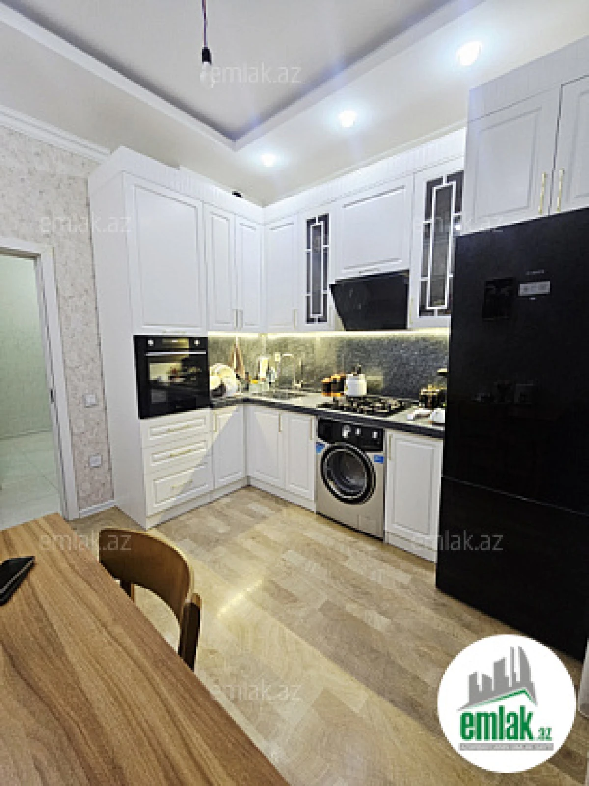 Satılır 3 otaqlı yeni tikili 105 m²