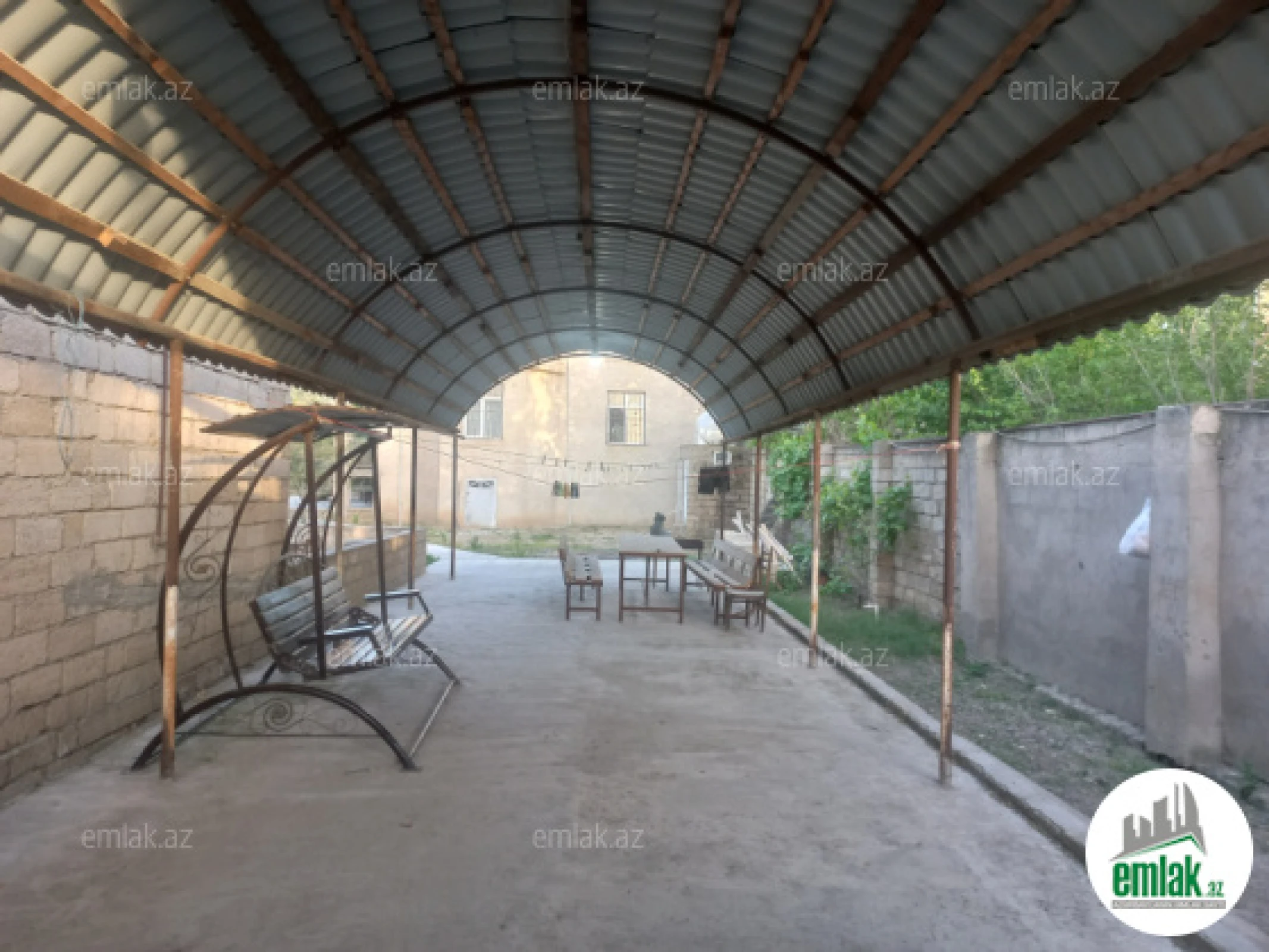 Satılır 6 otaqlı həyət evi 300 m²