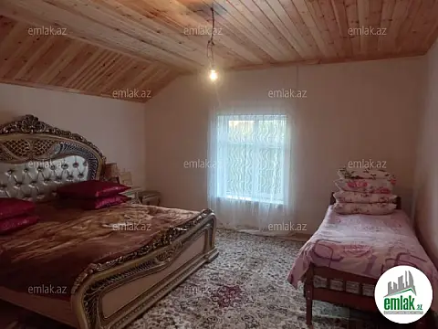 Satılır 6 otaqlı həyət evi 300 m²