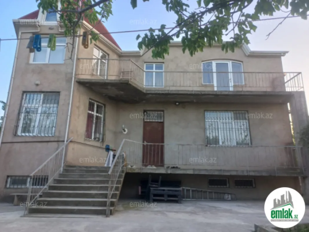 Satılır 6 otaqlı həyət evi 300 m²