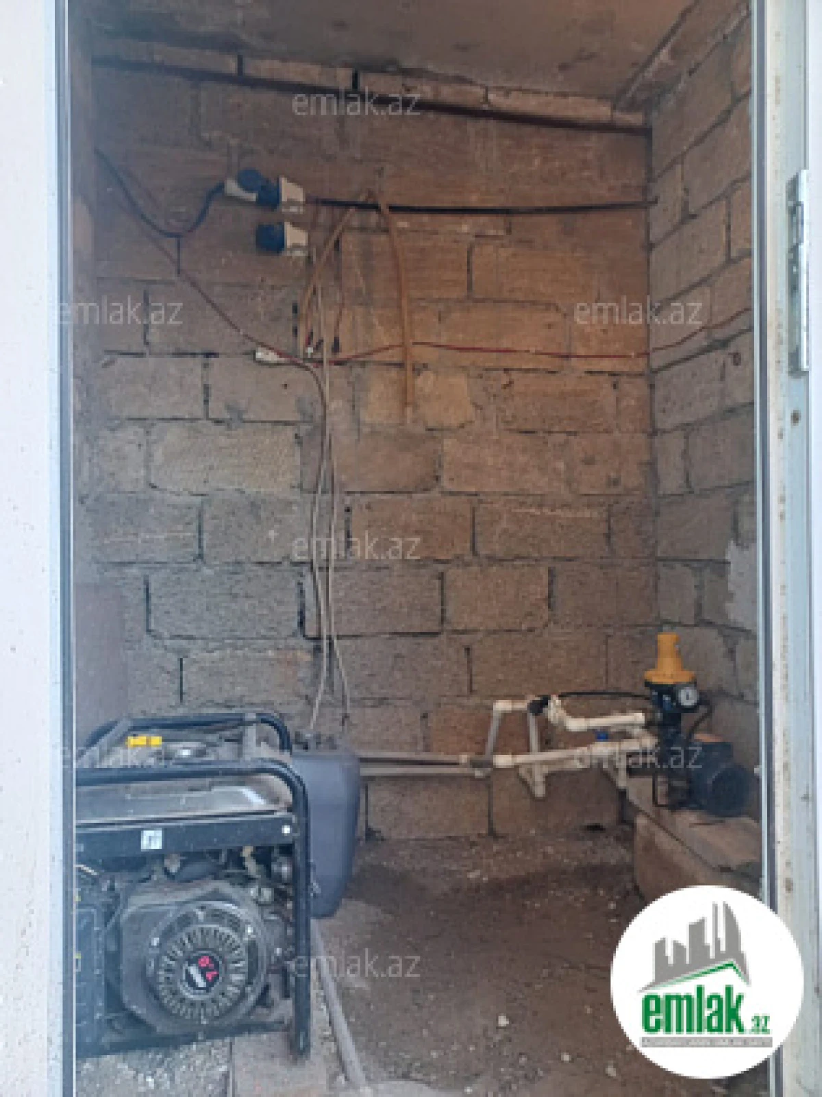 Satılır 6 otaqlı həyət evi 300 m²