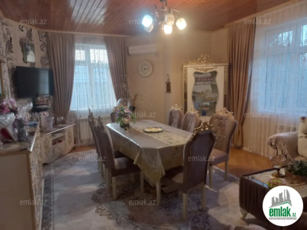 Satılır 6 otaqlı həyət evi 300 m²