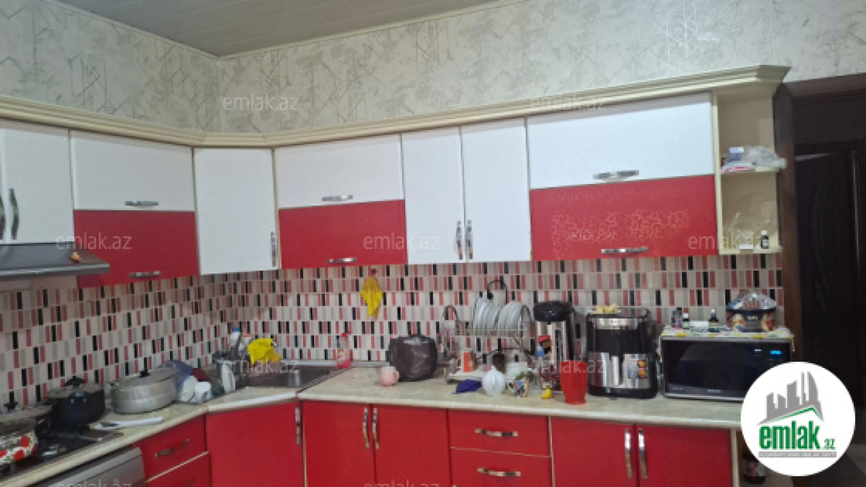 Satılır 6 otaqlı həyət evi 300 m²