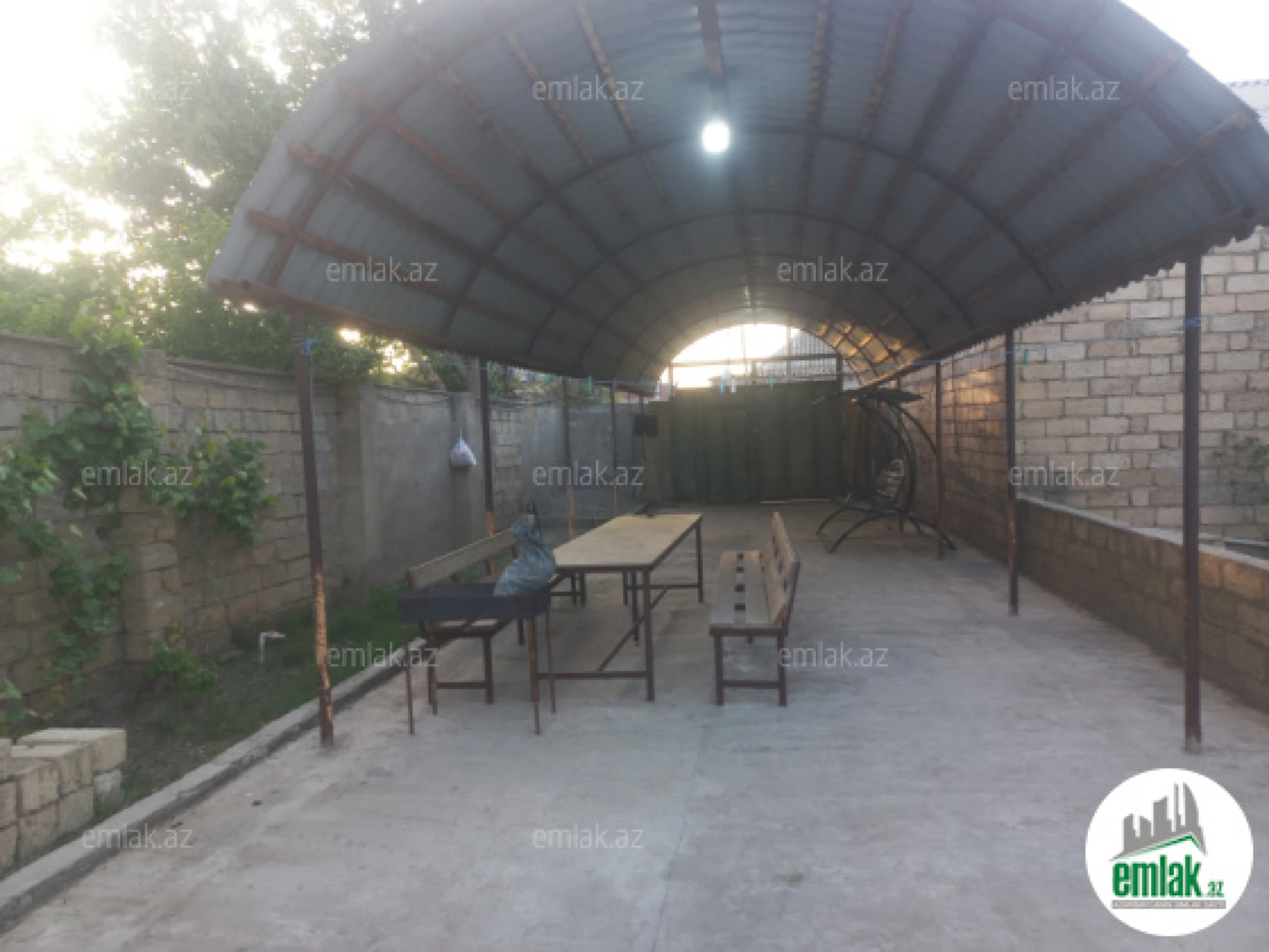 Satılır 6 otaqlı həyət evi 300 m²