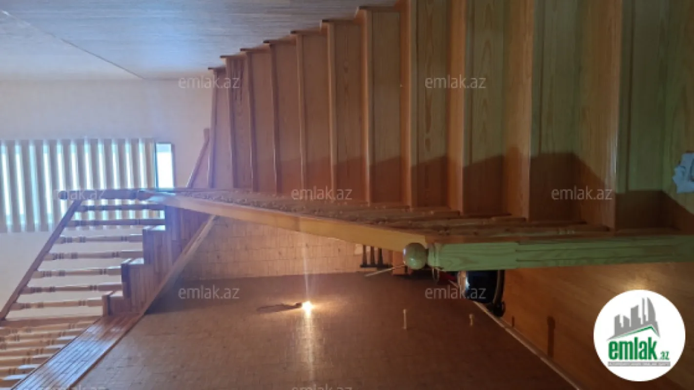Satılır 6 otaqlı həyət evi 300 m²