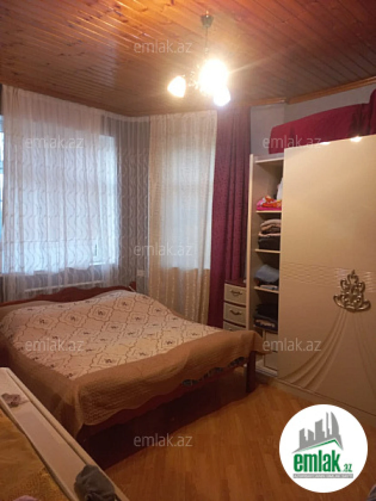 Satılır 6 otaqlı həyət evi 300 m²