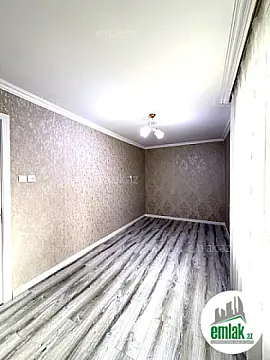 Satılır 2 otaqlı köhnə tikili 50 m²