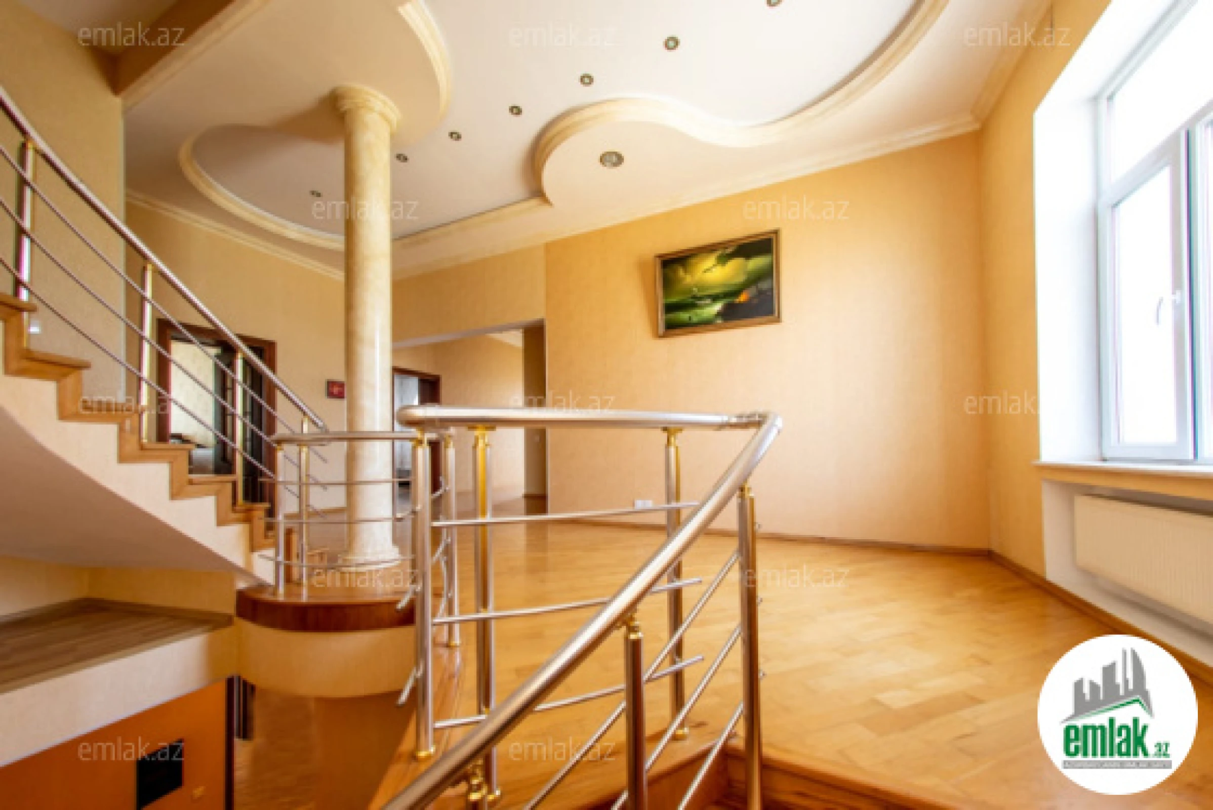 Satılır 7 otaqlı həyət evi 404 m²