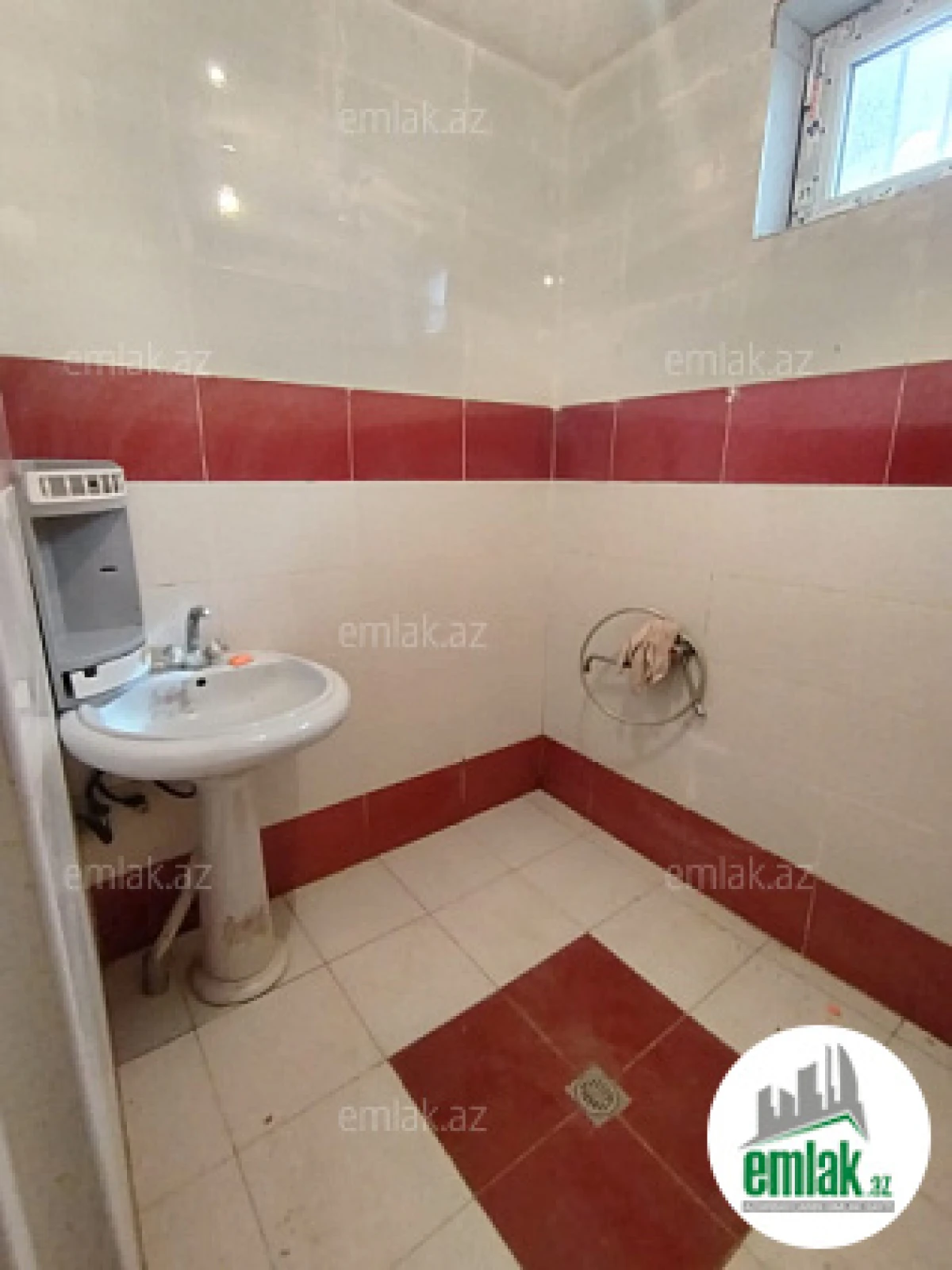 Satılır 5 otaqlı həyət evi 160 m²