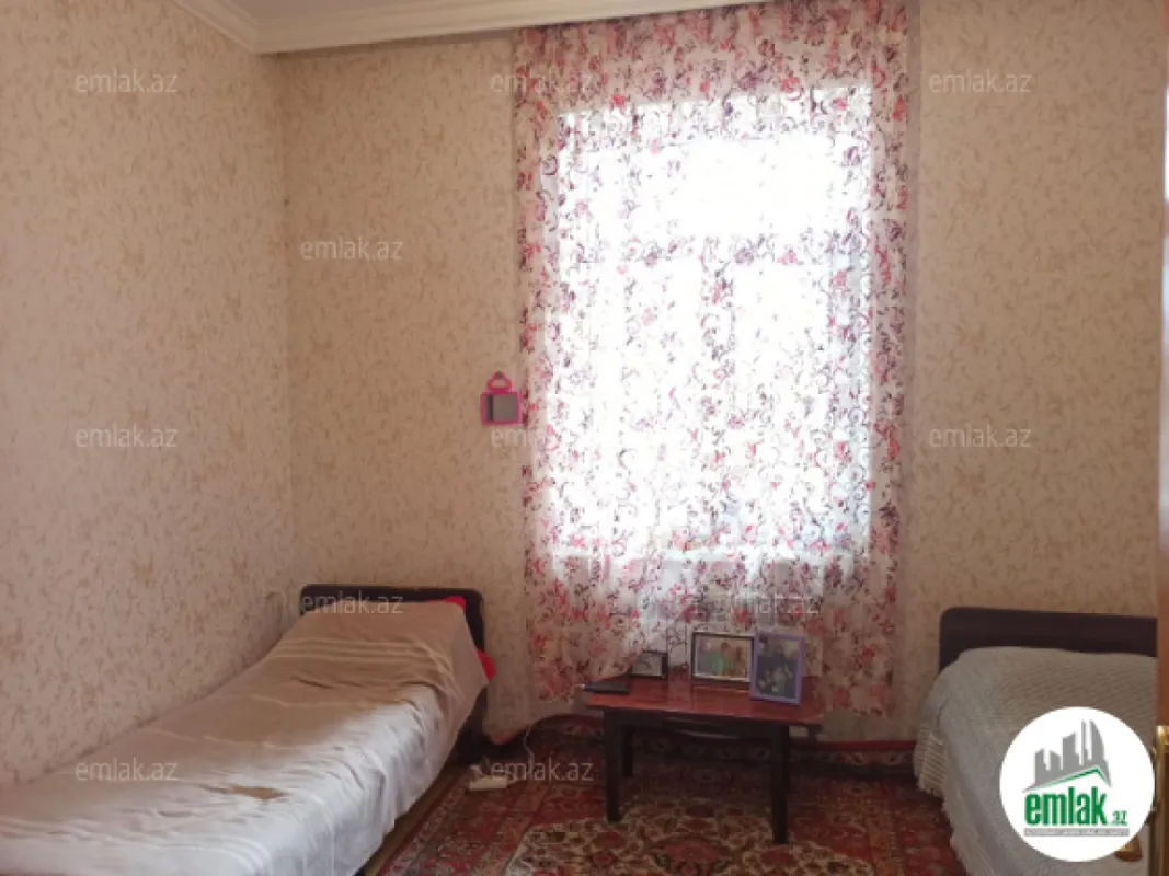 Satılır 2 otaqlı köhnə tikili 55 m²