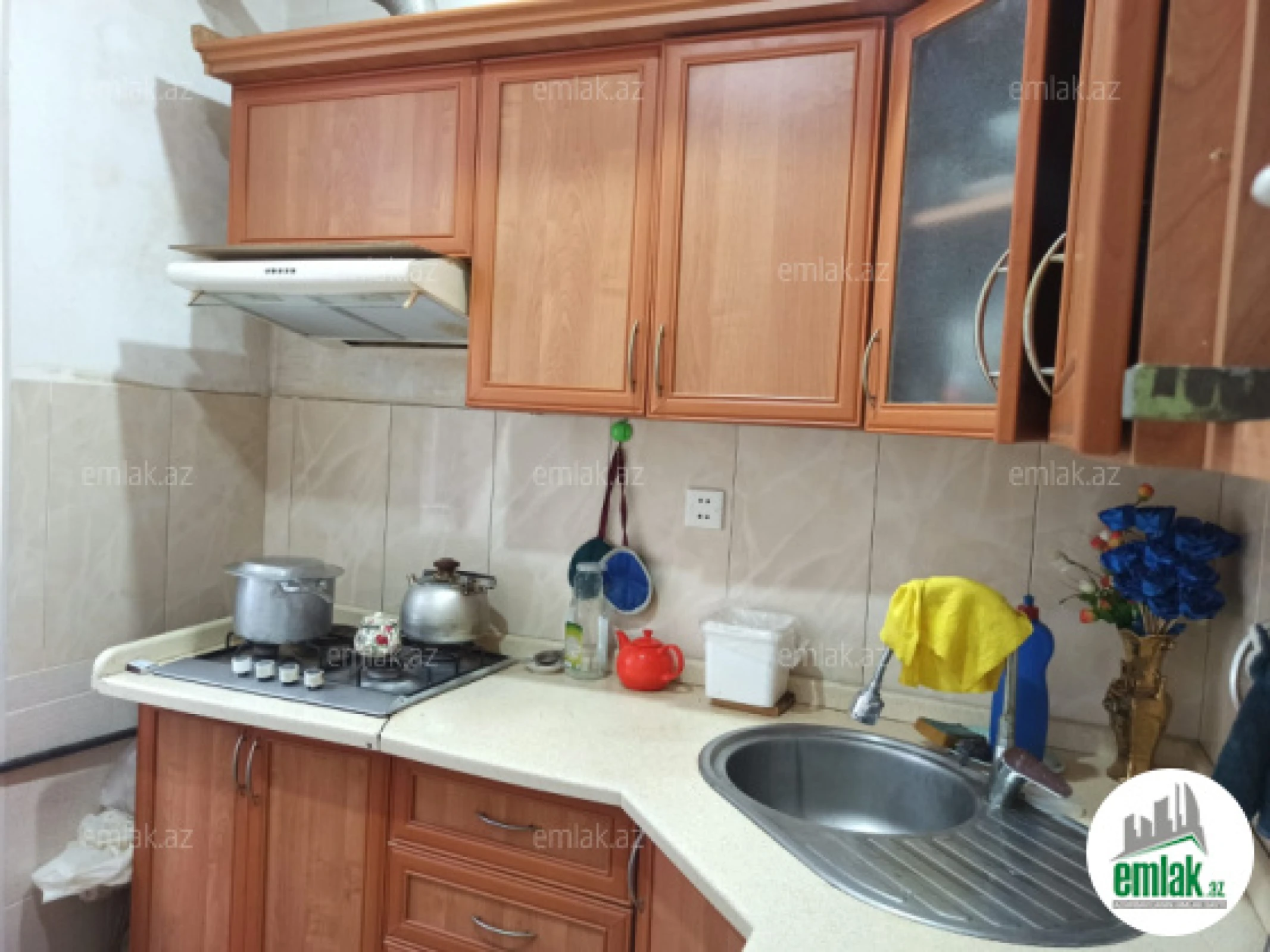 Satılır 2 otaqlı köhnə tikili 55 m²