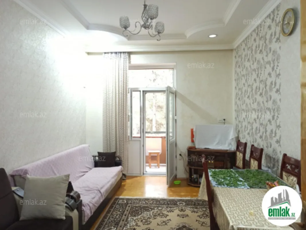 Satılır 2 otaqlı köhnə tikili 55 m²