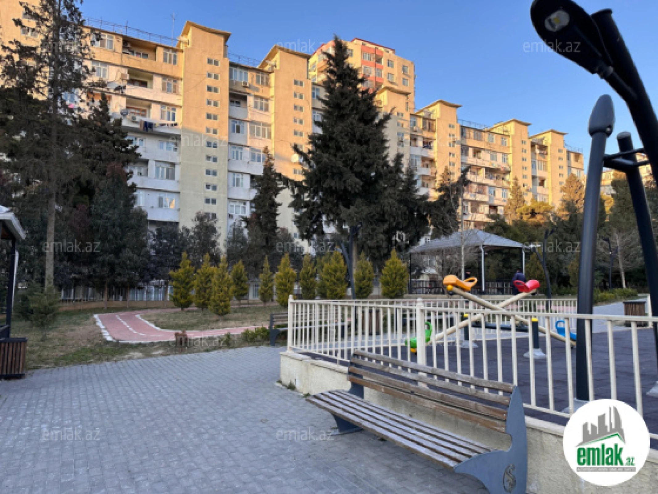 Satılır 2 otaqlı köhnə tikili 45 m²