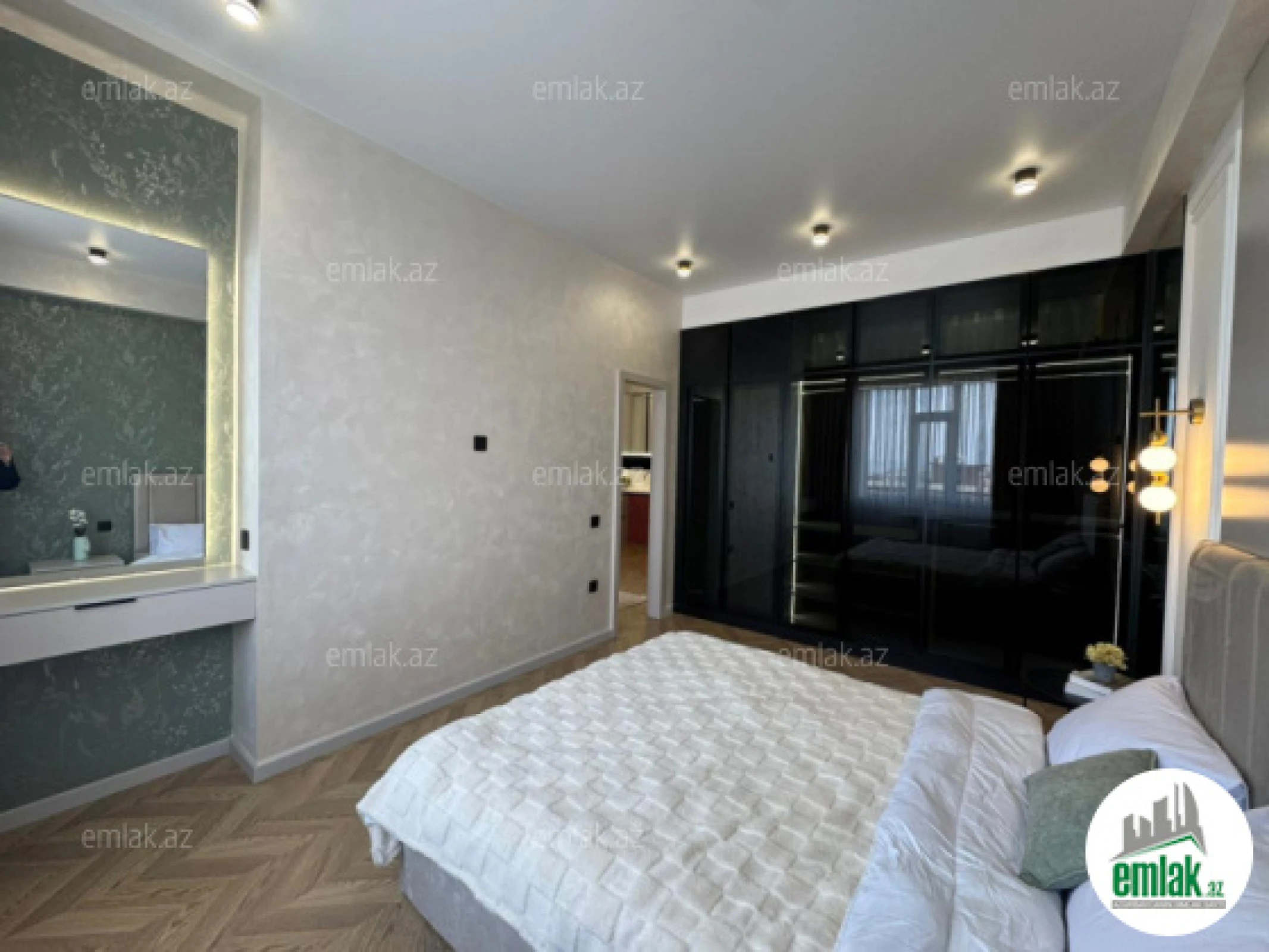 Satılır 3 otaqlı yeni tikili 70 m²